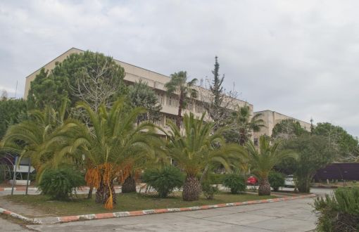%C3%87ukurova_University_Faculty_of_Education_01.jpg